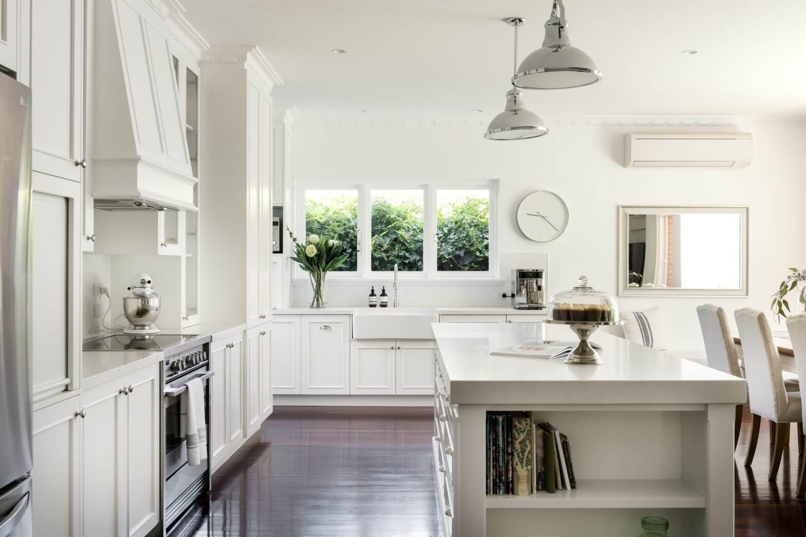 Design features of a Hamptons style kitchen
