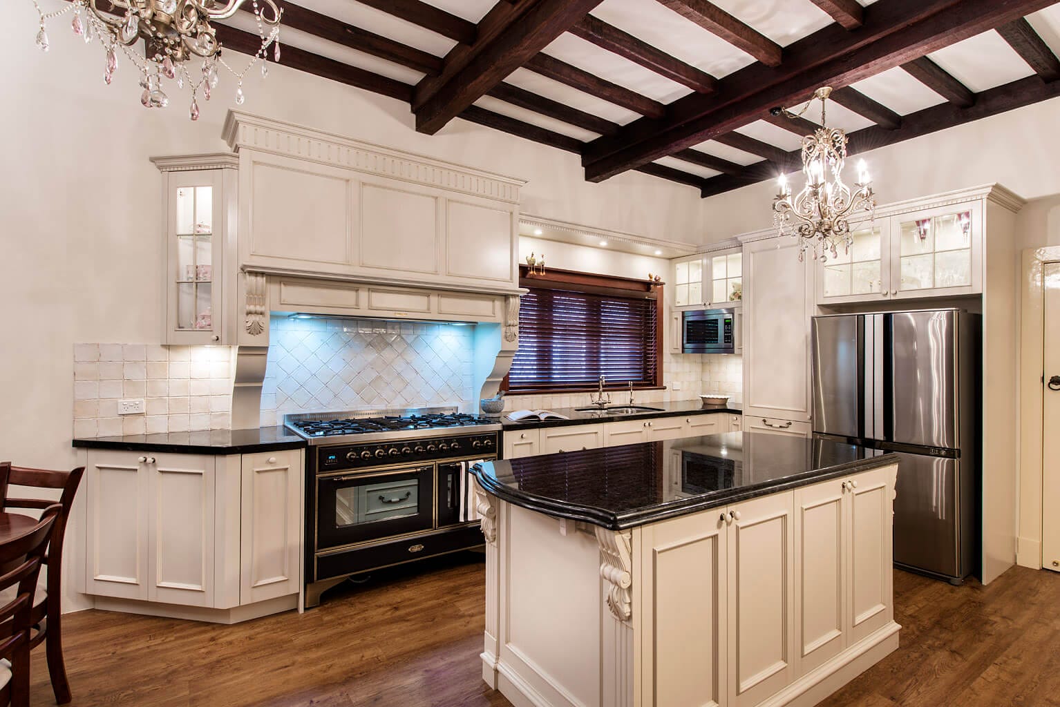 Unique Features To Your Classic Style Kitchen
