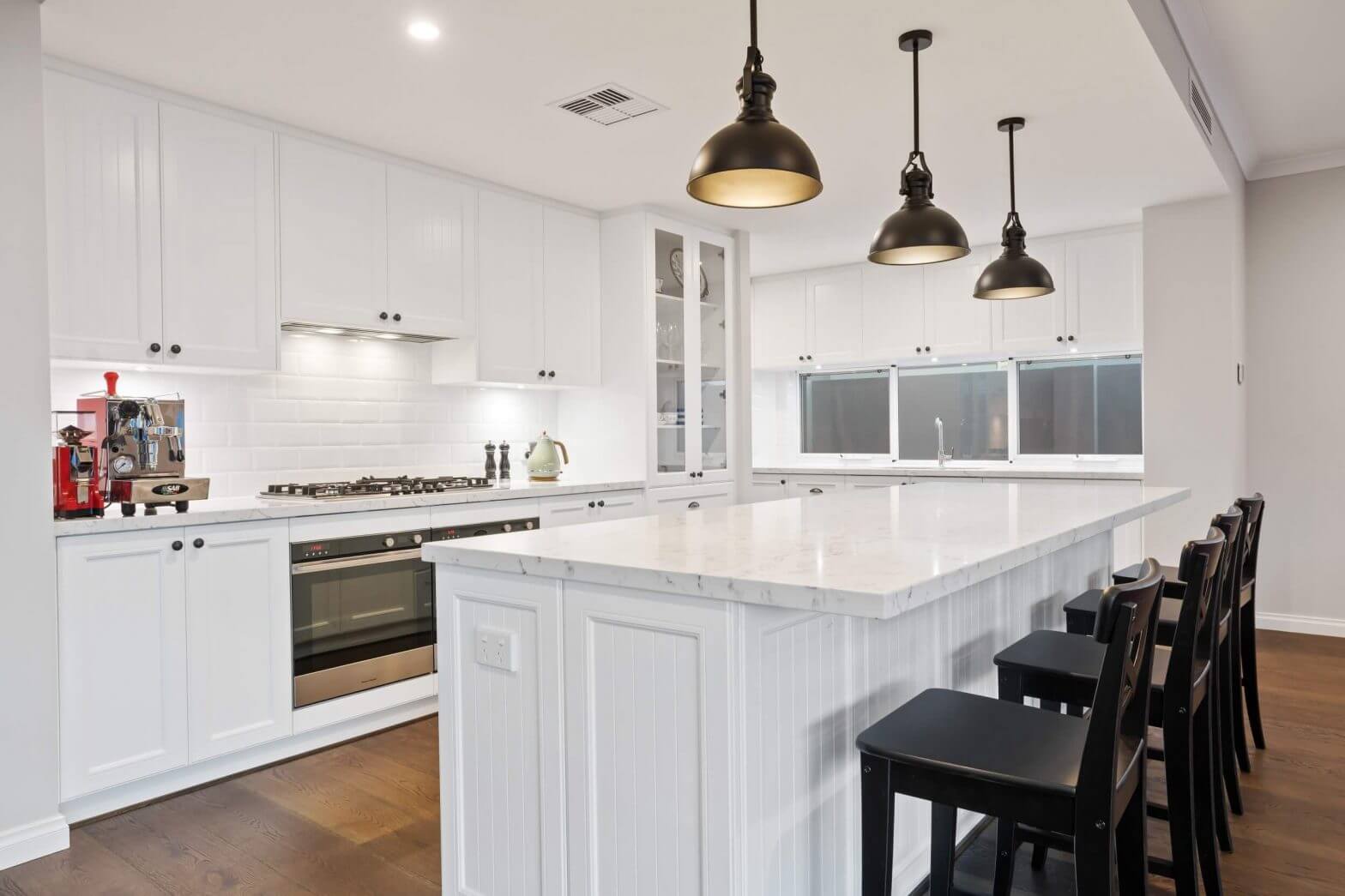 Elements-Of-Modern-Country-Kitchen-Design-1