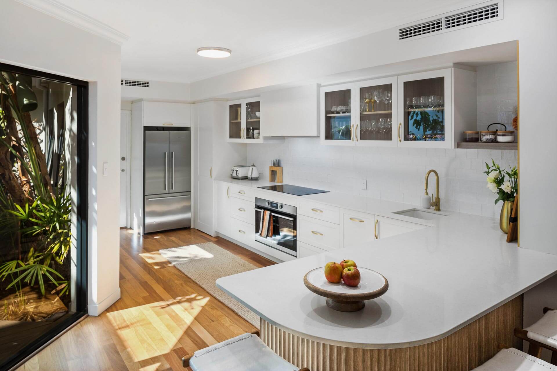 Wall Storage Ideas for L-Shaped Kitchens