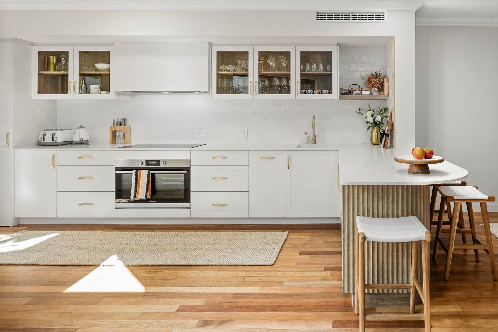 Lighting up your white kitchen